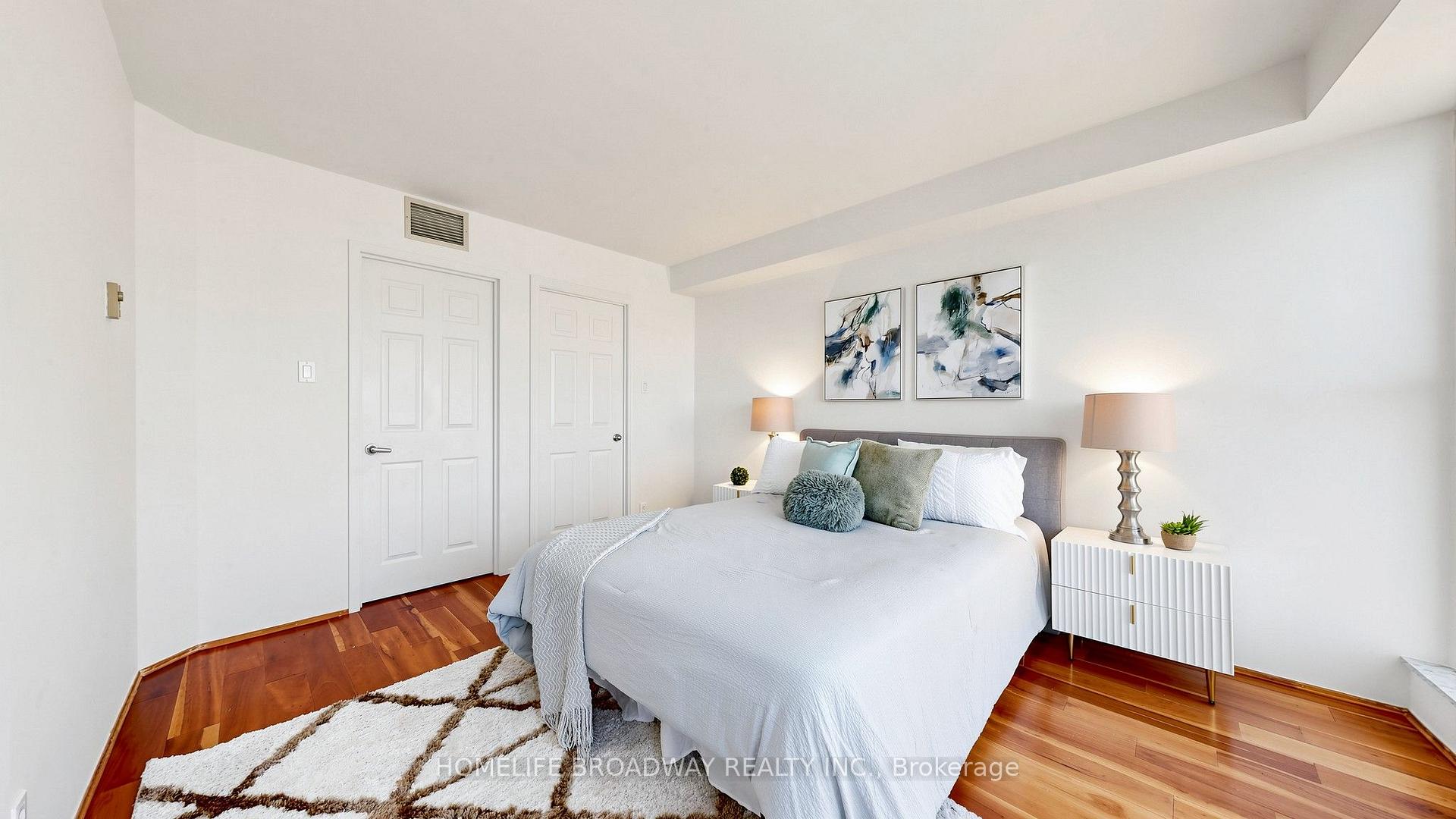 Photo 17 of Unit 3507, 77 Harbour Square, Toronto, Waterfront Communities — HOMEH