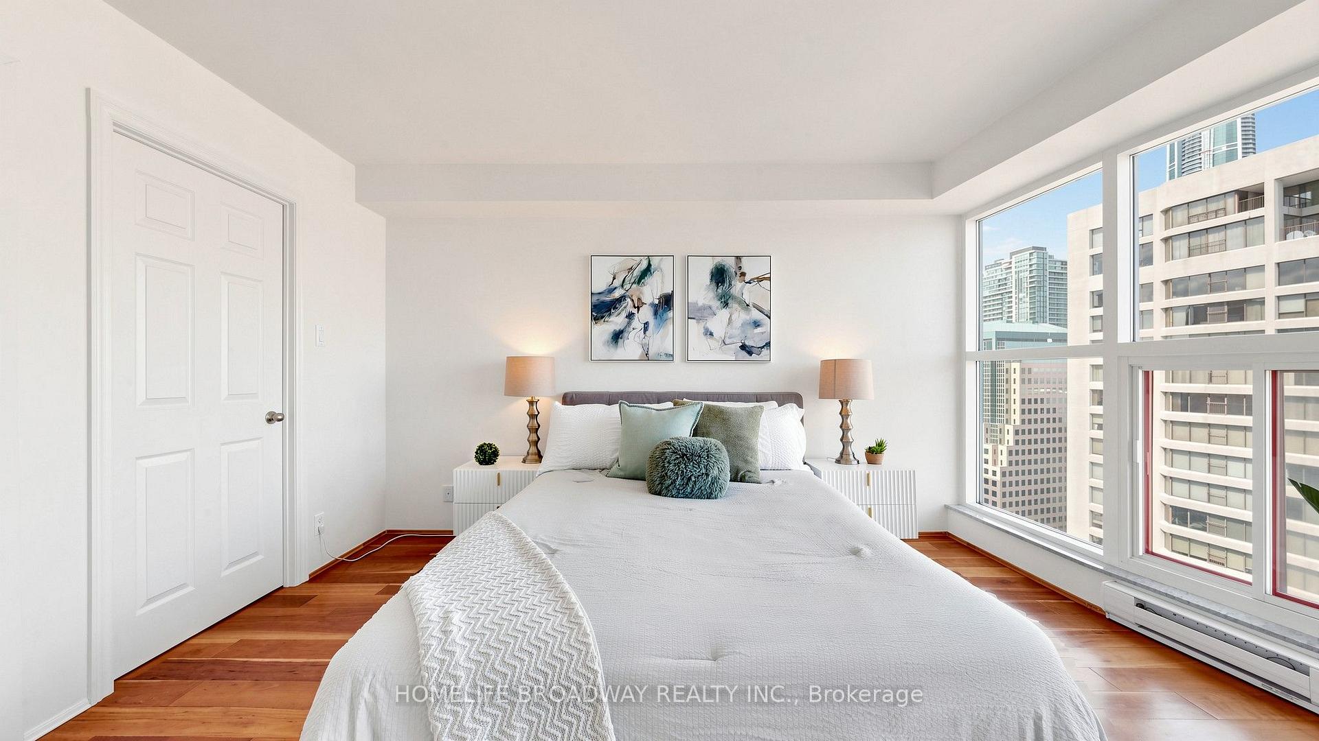 Photo 18 of Unit 3507, 77 Harbour Square, Toronto, Waterfront Communities — HOMEH