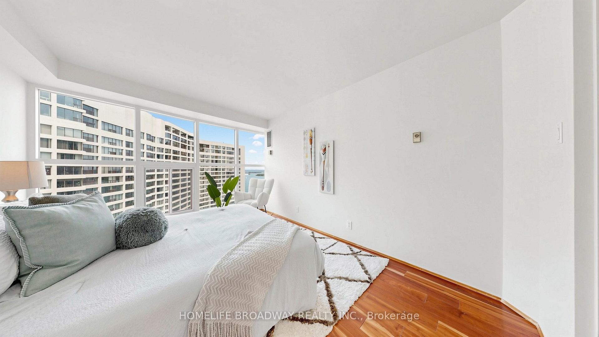 Photo 19 of Unit 3507, 77 Harbour Square, Toronto, Waterfront Communities — HOMEH