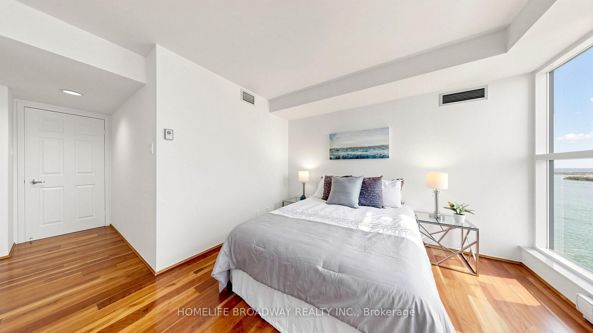 Photo 21 of Unit 3507, 77 Harbour Square, Toronto, Waterfront Communities — HOMEH