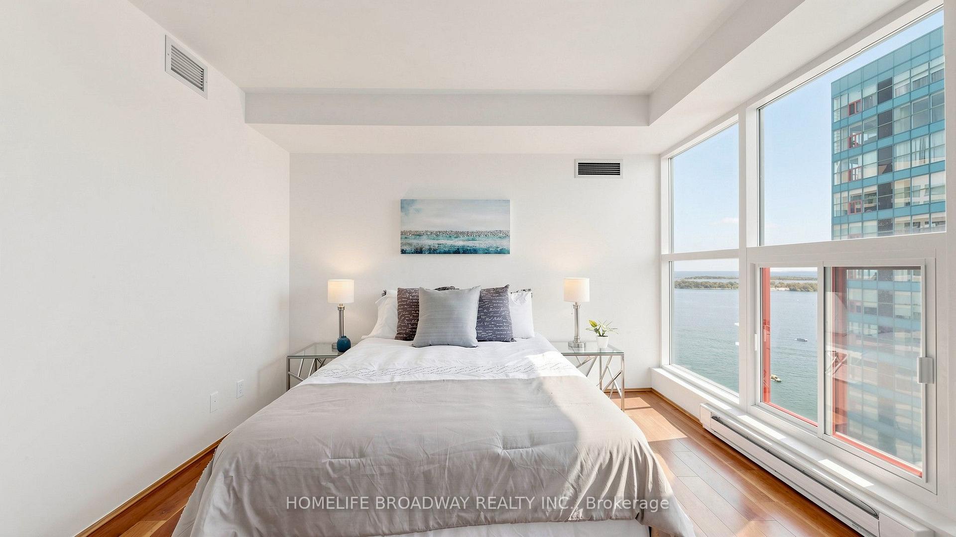 Photo 22 of Unit 3507, 77 Harbour Square, Toronto, Waterfront Communities — HOMEH