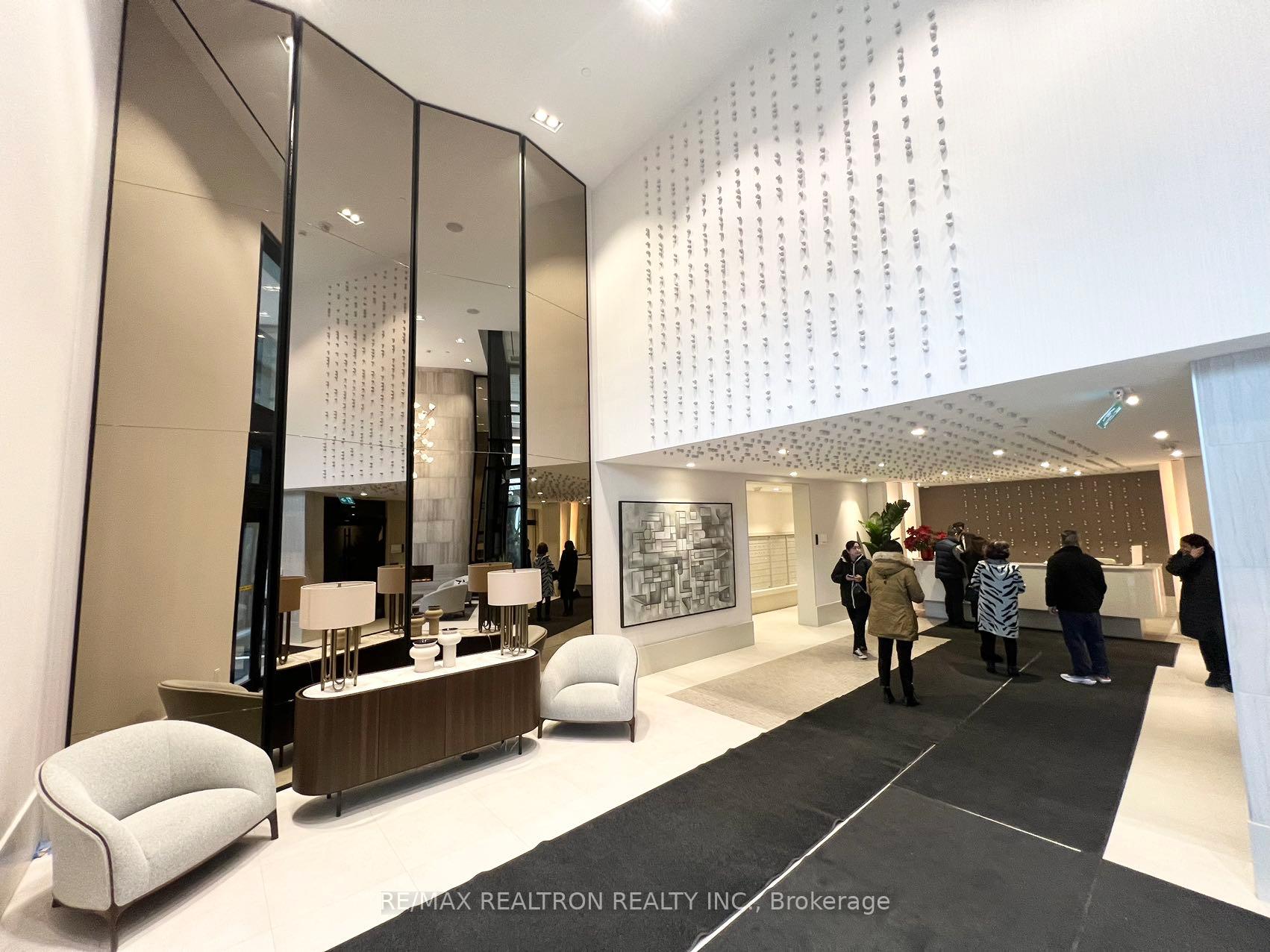 Photo 4 of Unit 207, 2020 Bathurst Street, Toronto, Humewood-Cedarvale — HOMEH