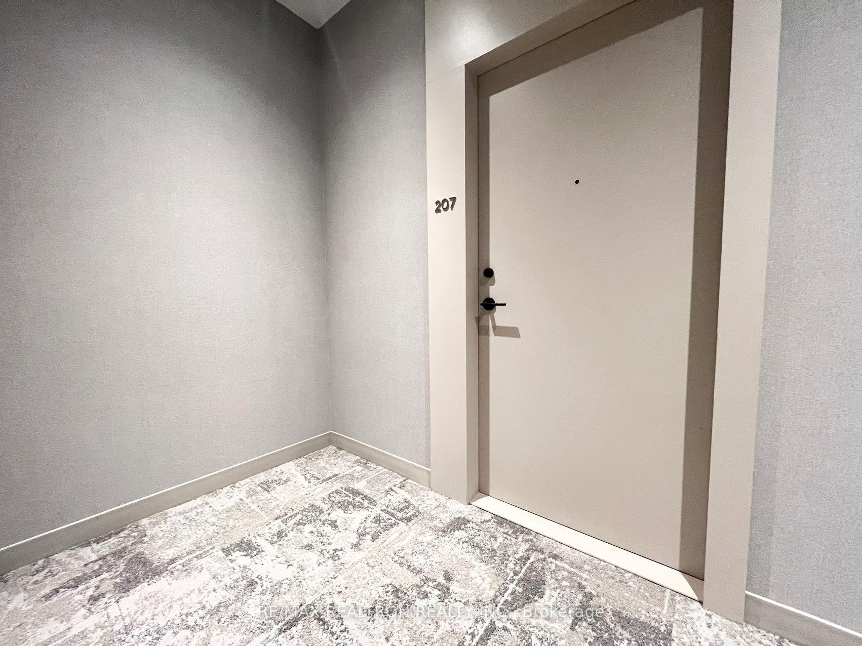 Photo 6 of Unit 207, 2020 Bathurst Street, Toronto, Humewood-Cedarvale — HOMEH