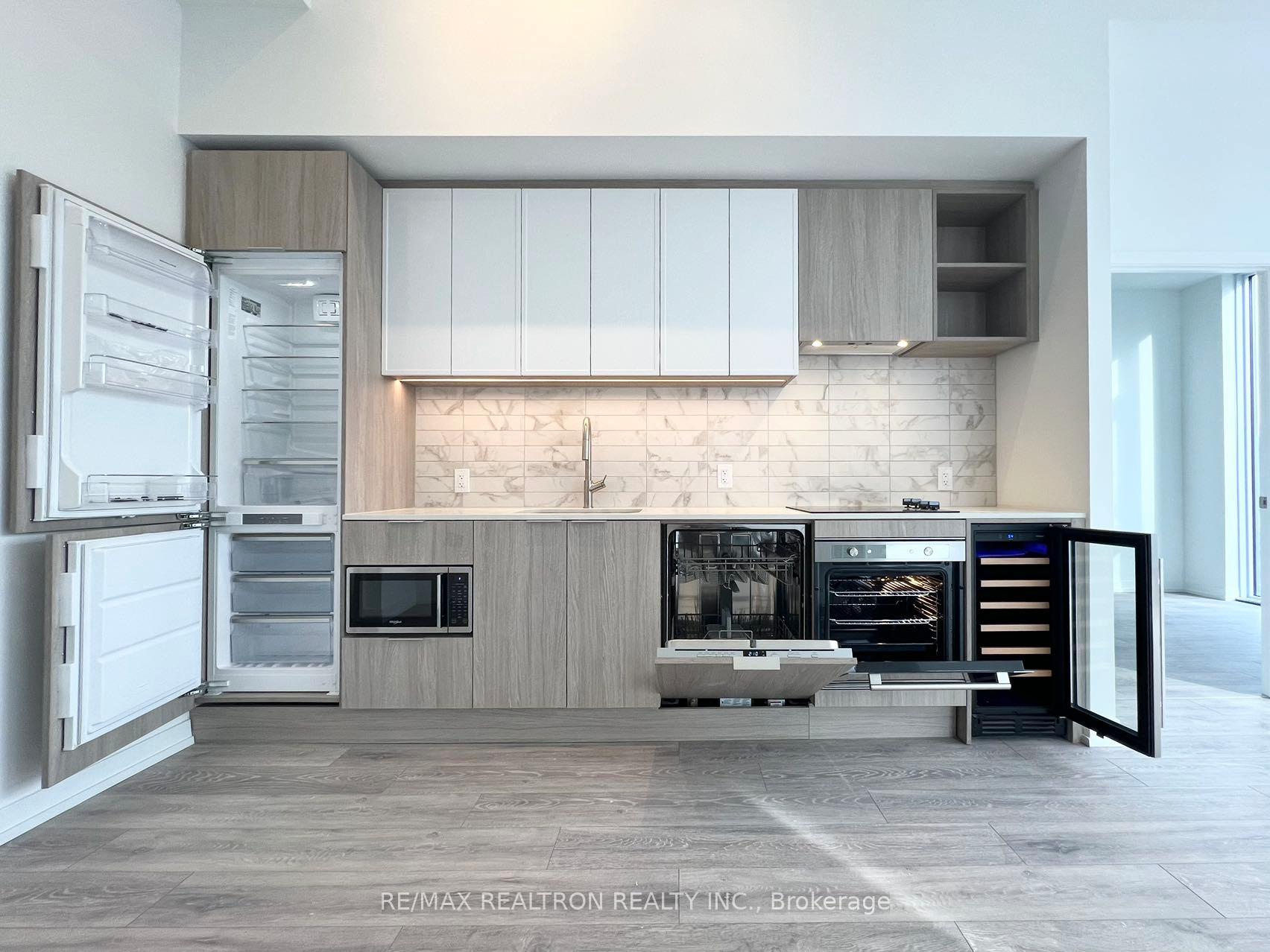 Photo 16 of Unit 207, 2020 Bathurst Street, Toronto, Humewood-Cedarvale — HOMEH