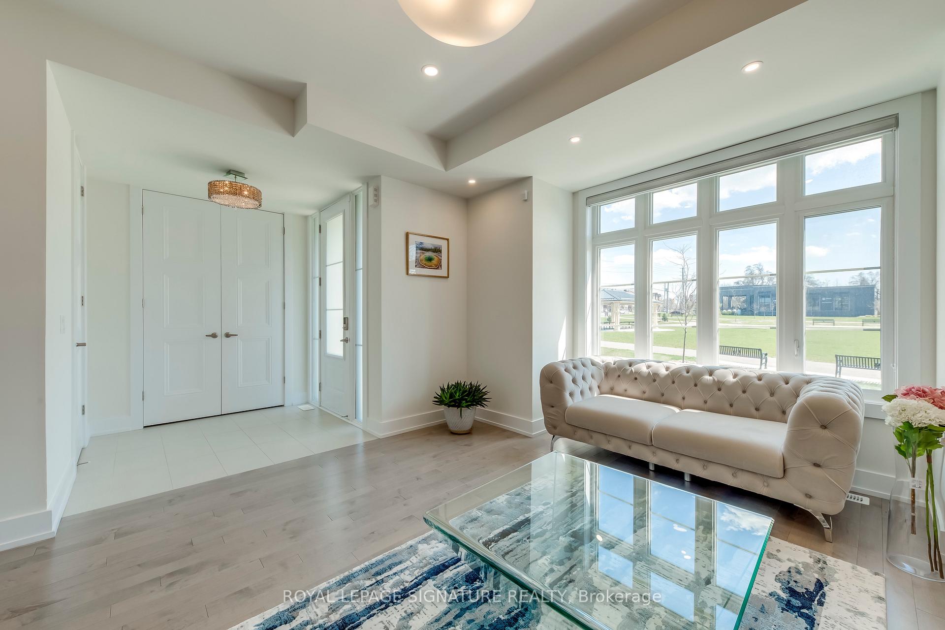 Photo 4 of 21 Kohn Lane, Markham, Angus Glen — HOMEH