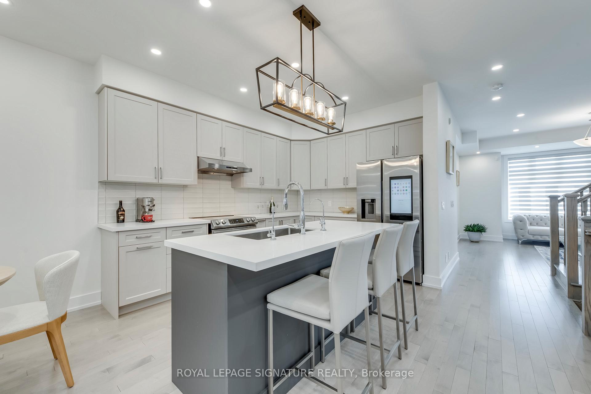 Photo 10 of 21 Kohn Lane, Markham, Angus Glen — HOMEH
