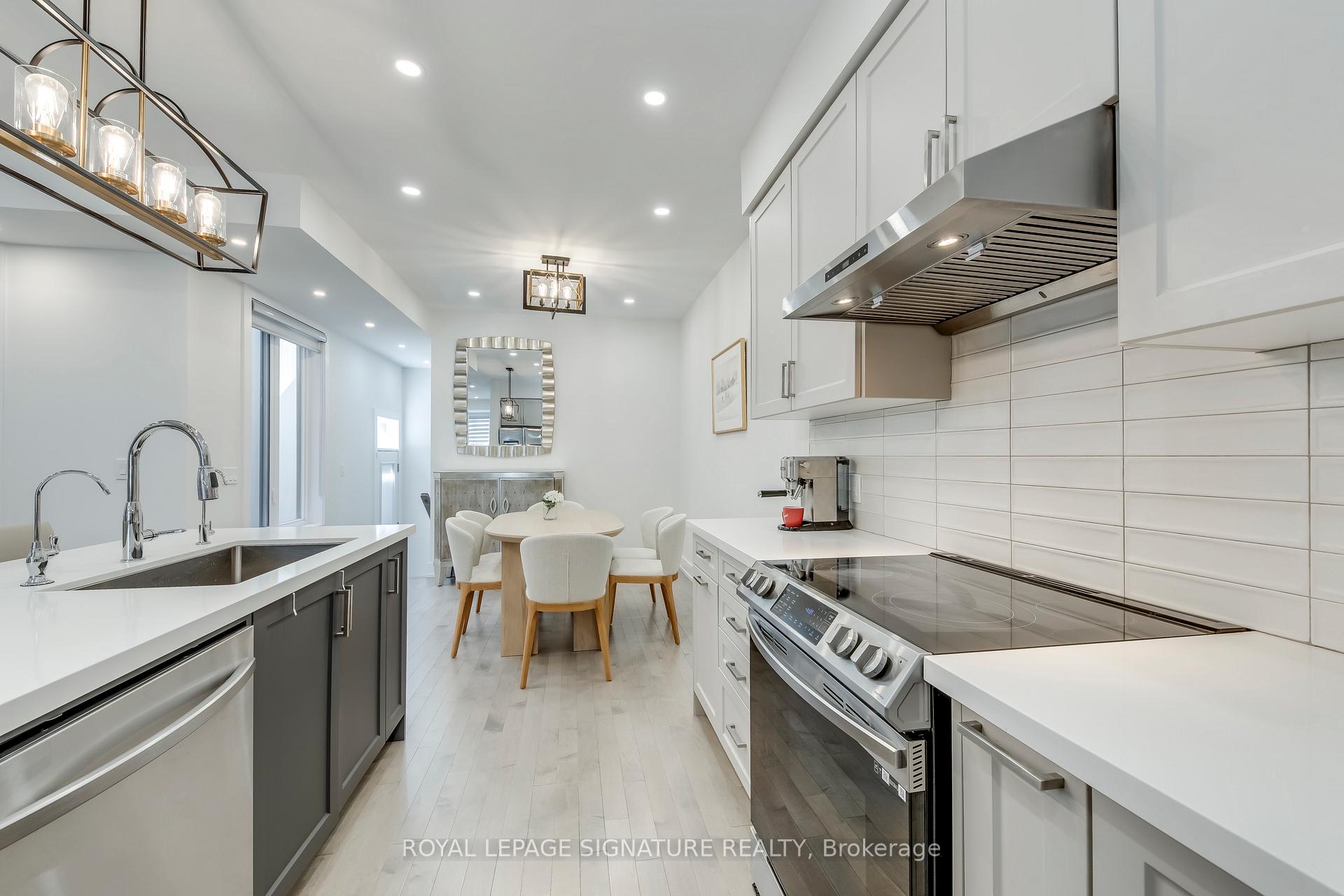 Photo 12 of 21 Kohn Lane, Markham, Angus Glen — HOMEH