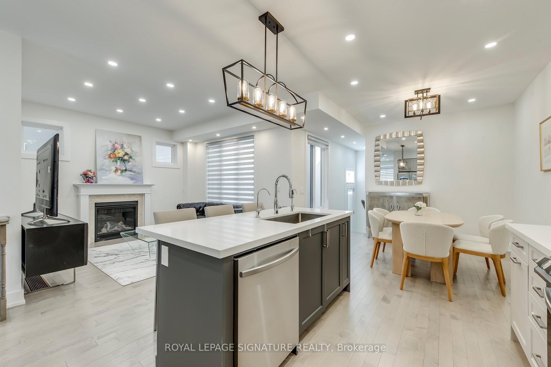 Photo 13 of 21 Kohn Lane, Markham, Angus Glen — HOMEH