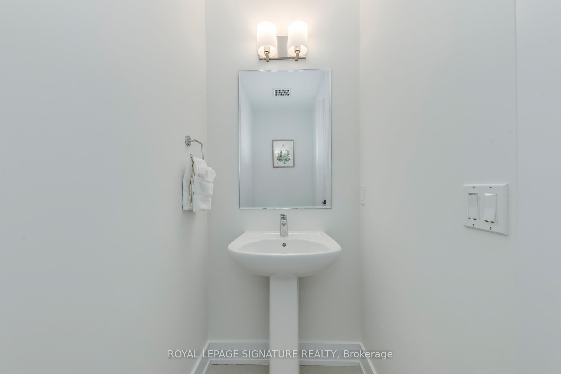 Photo 17 of 21 Kohn Lane, Markham, Angus Glen — HOMEH