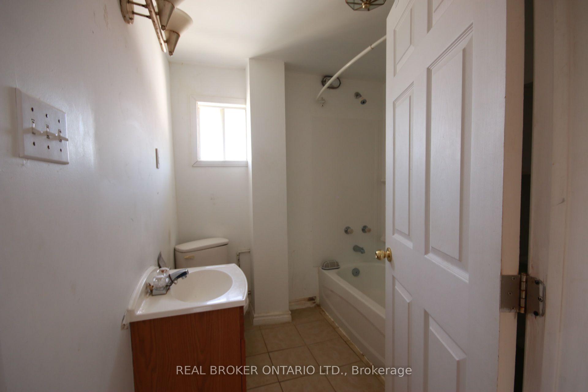 Photo 8 of 236 Mountain Street, Greater Sudbury, Sudbury — HOMEH