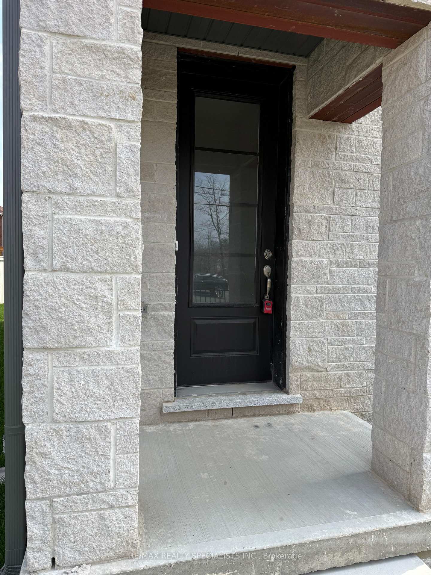 Front of Unit Basement w Side of Main F, 5907 Saigon Street