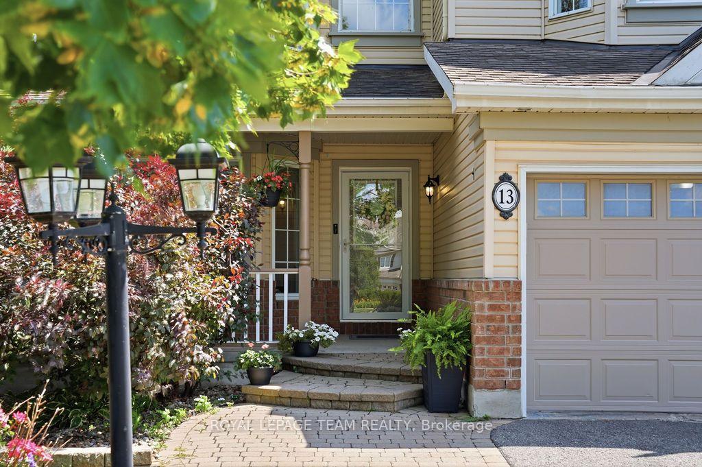 Photo 2 of 13 Riverstone Drive, Ottawa, Barrhaven - Stonebridge — HOMEH