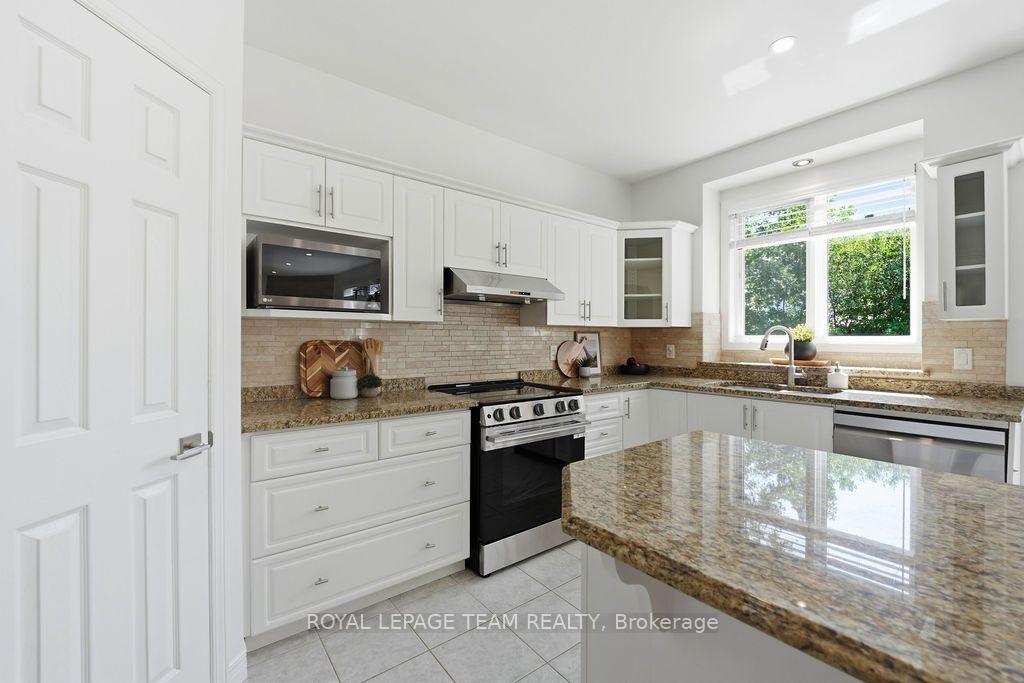 Photo 20 of 13 Riverstone Drive, Ottawa, Barrhaven - Stonebridge — HOMEH
