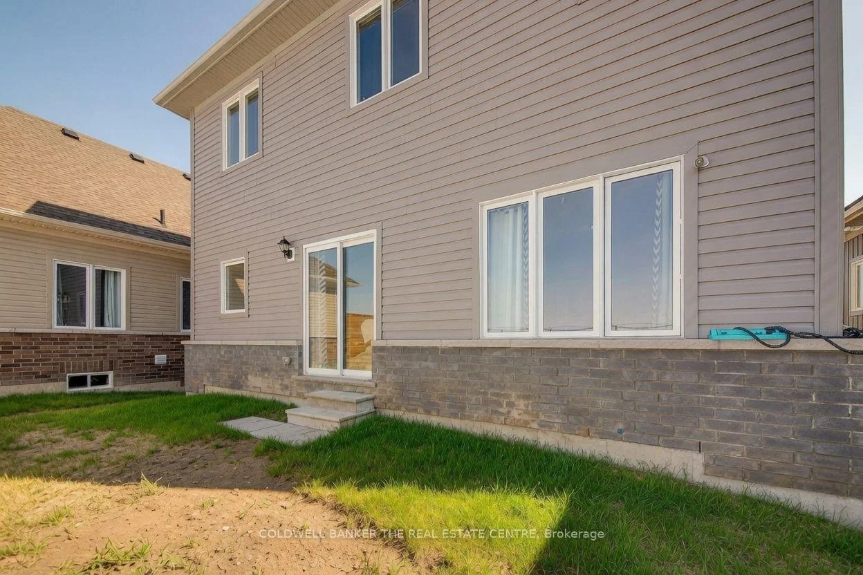 Photo 4 of 58 Atlantis Drive, Orillia — HOMEH