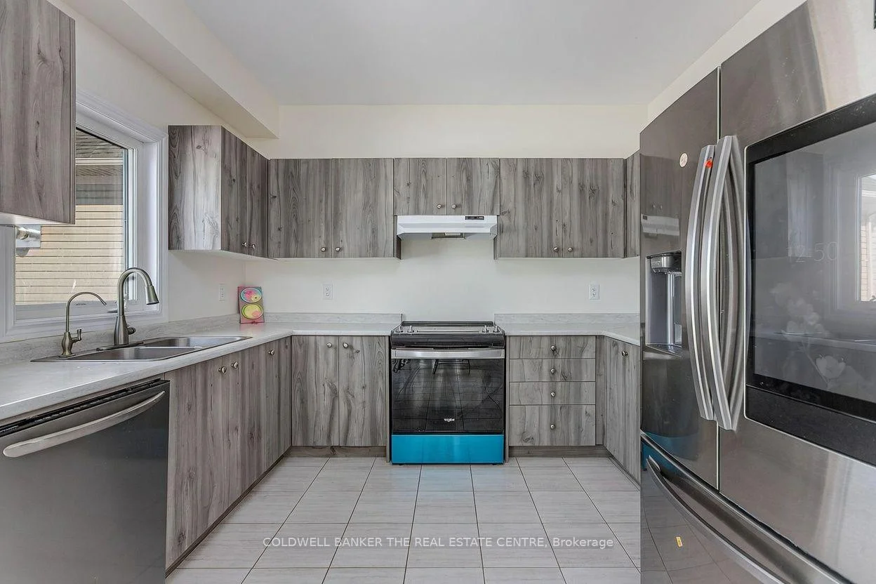 Photo 32 of 58 Atlantis Drive, Orillia — HOMEH