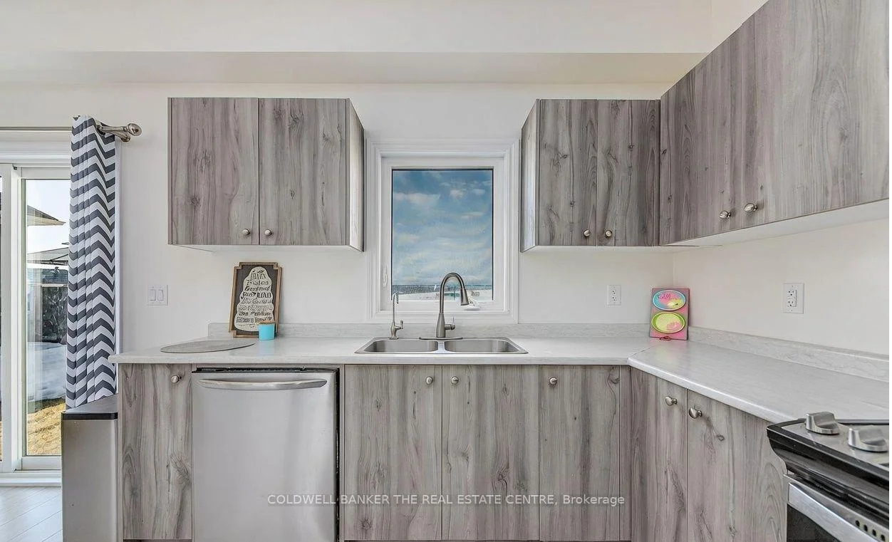 Photo 36 of 58 Atlantis Drive, Orillia — HOMEH