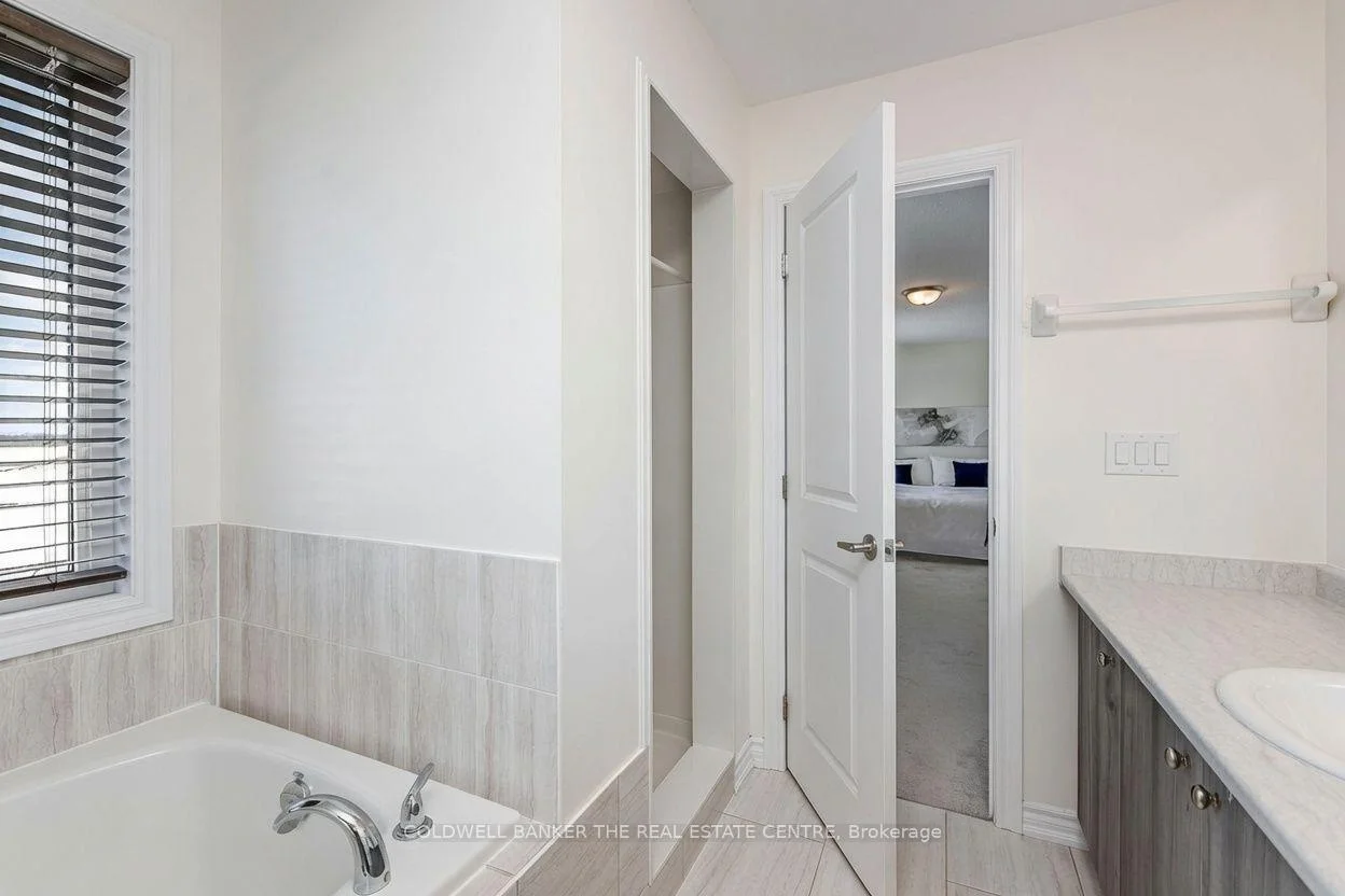 Photo 39 of 58 Atlantis Drive, Orillia — HOMEH
