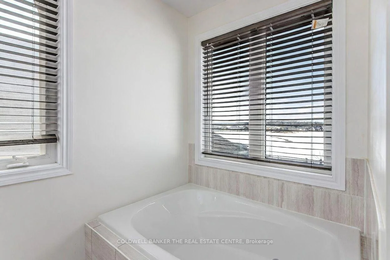 Photo 42 of 58 Atlantis Drive, Orillia — HOMEH