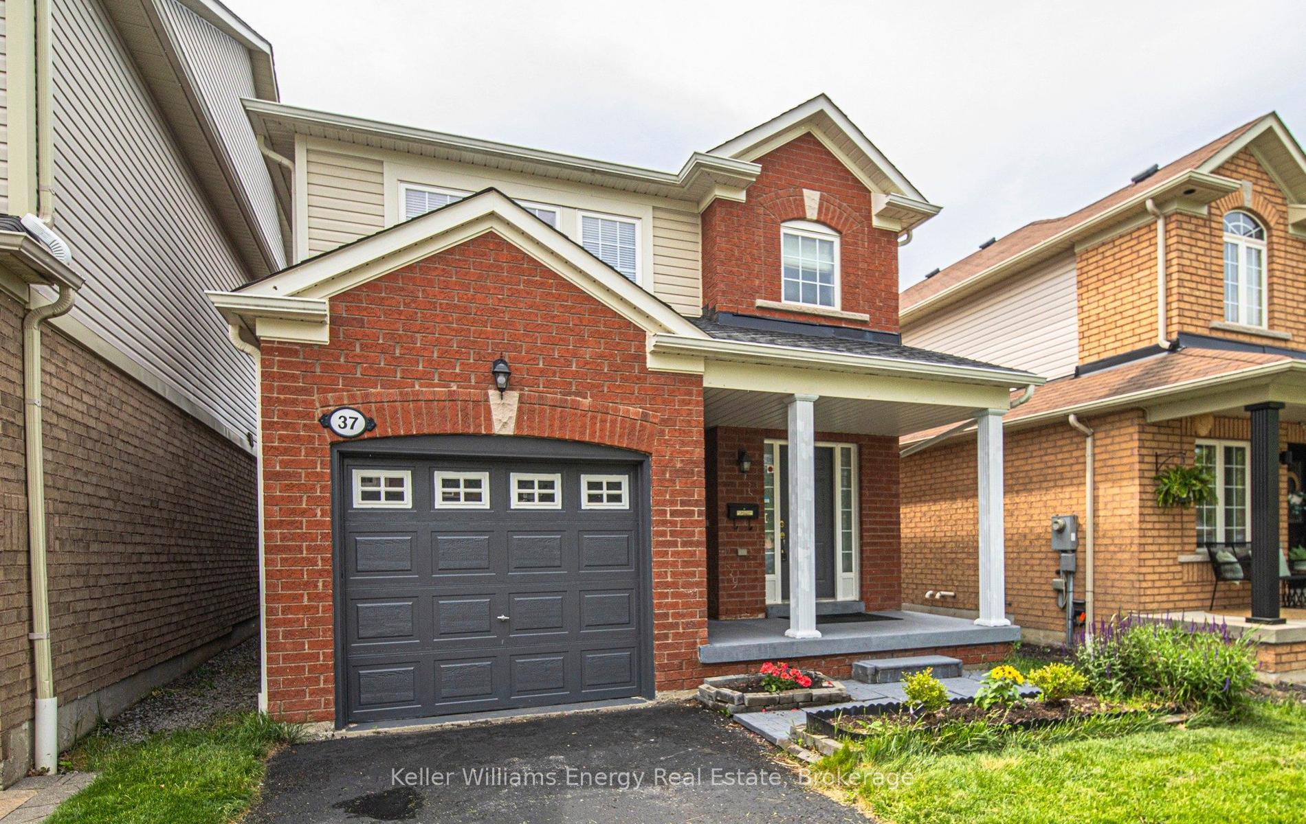 Photo 2 of 37 Harkness Drive, Whitby, Rolling Acres — HOMEH