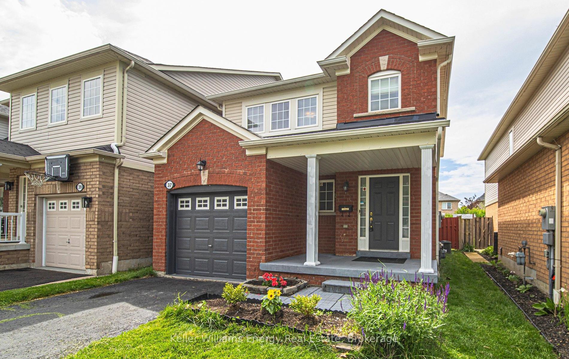 Photo 3 of 37 Harkness Drive, Whitby, Rolling Acres — HOMEH