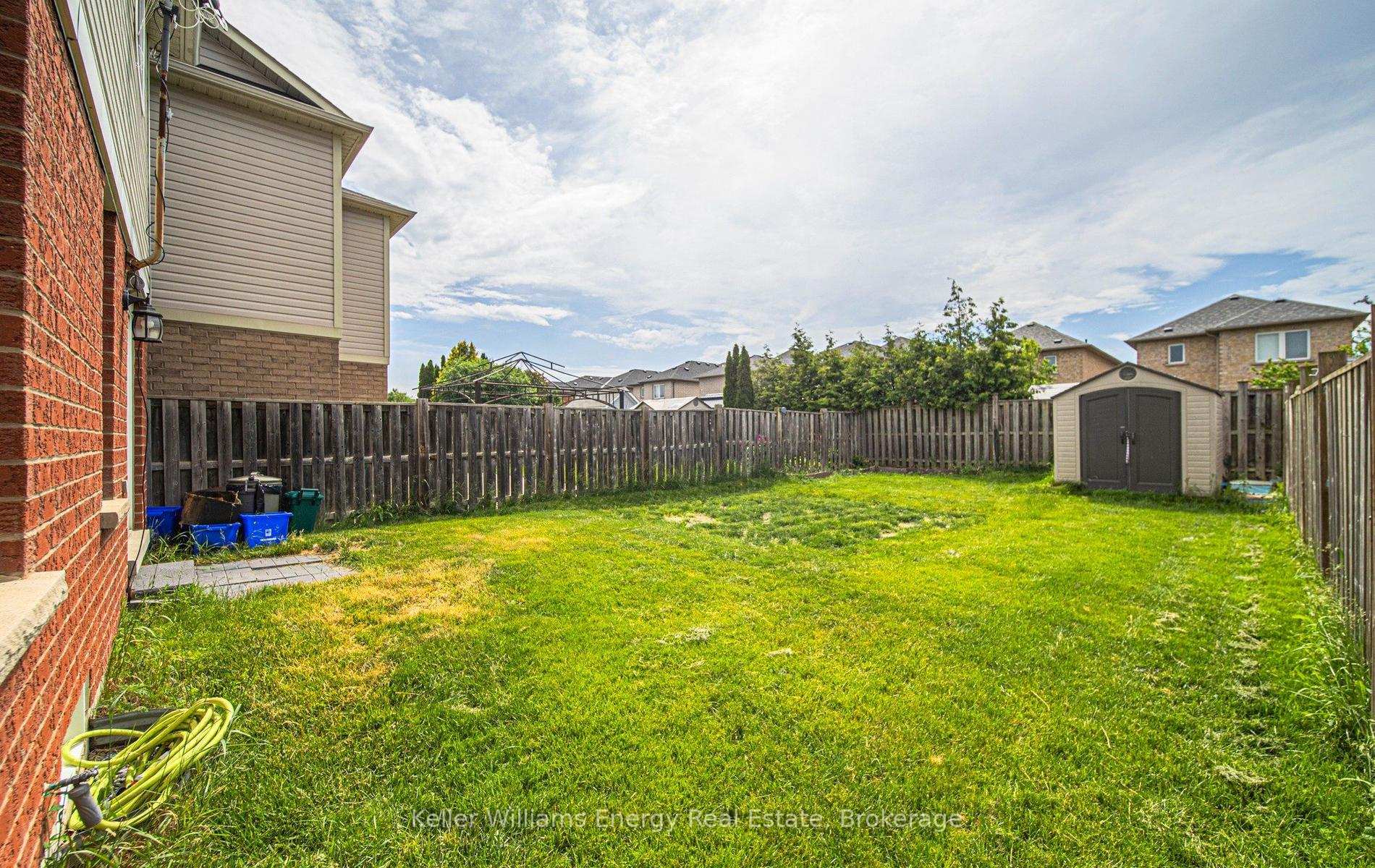 Photo 5 of 37 Harkness Drive, Whitby, Rolling Acres — HOMEH