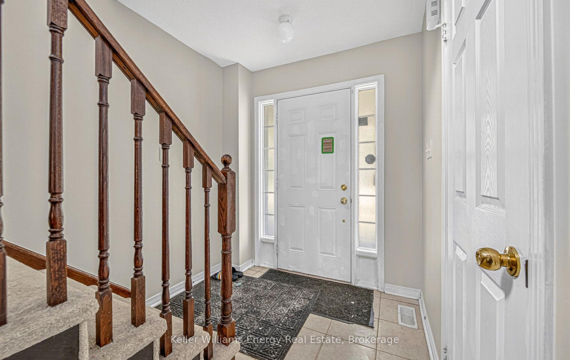 Photo 9 of 37 Harkness Drive, Whitby, Rolling Acres — HOMEH