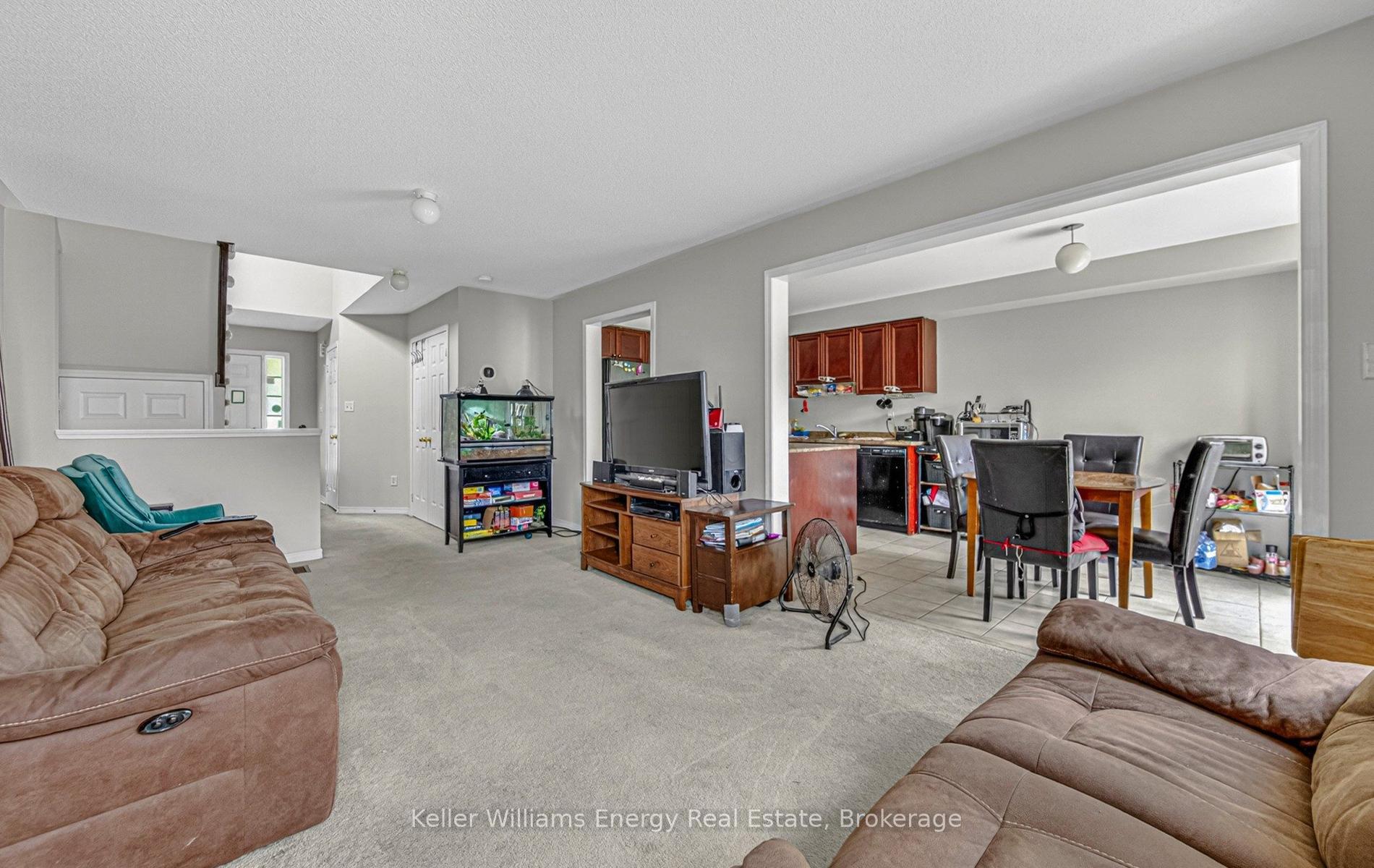 Photo 14 of 37 Harkness Drive, Whitby, Rolling Acres — HOMEH