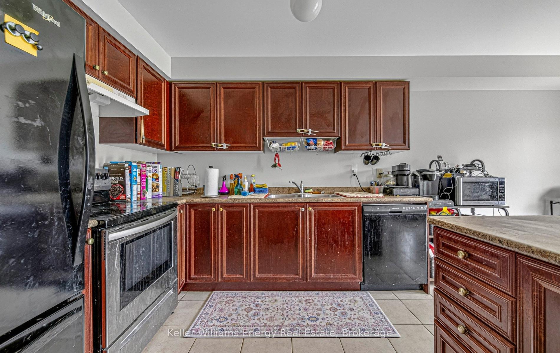 Photo 18 of 37 Harkness Drive, Whitby, Rolling Acres — HOMEH