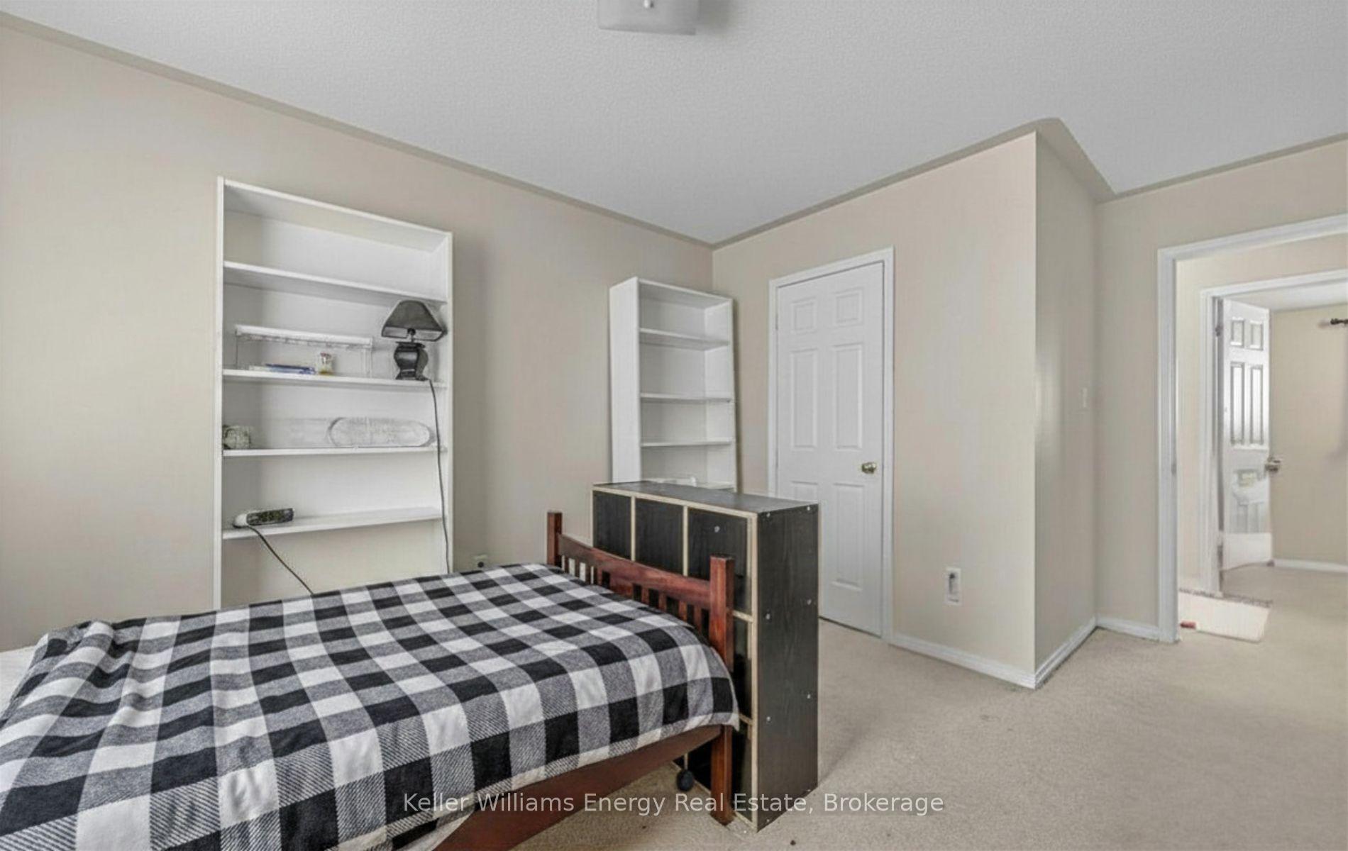 Photo 26 of 37 Harkness Drive, Whitby, Rolling Acres — HOMEH