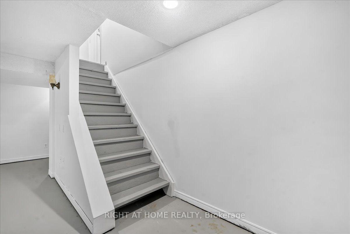Photo 27 of 620 Carlton Street, St. Catharines, Carlton/Bunting — HOMEH