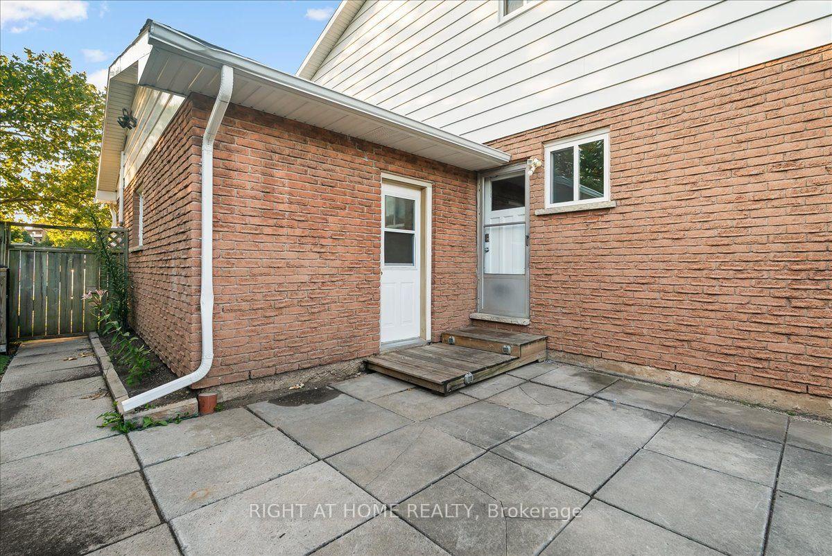 Photo 32 of 620 Carlton Street, St. Catharines, Carlton/Bunting — HOMEH