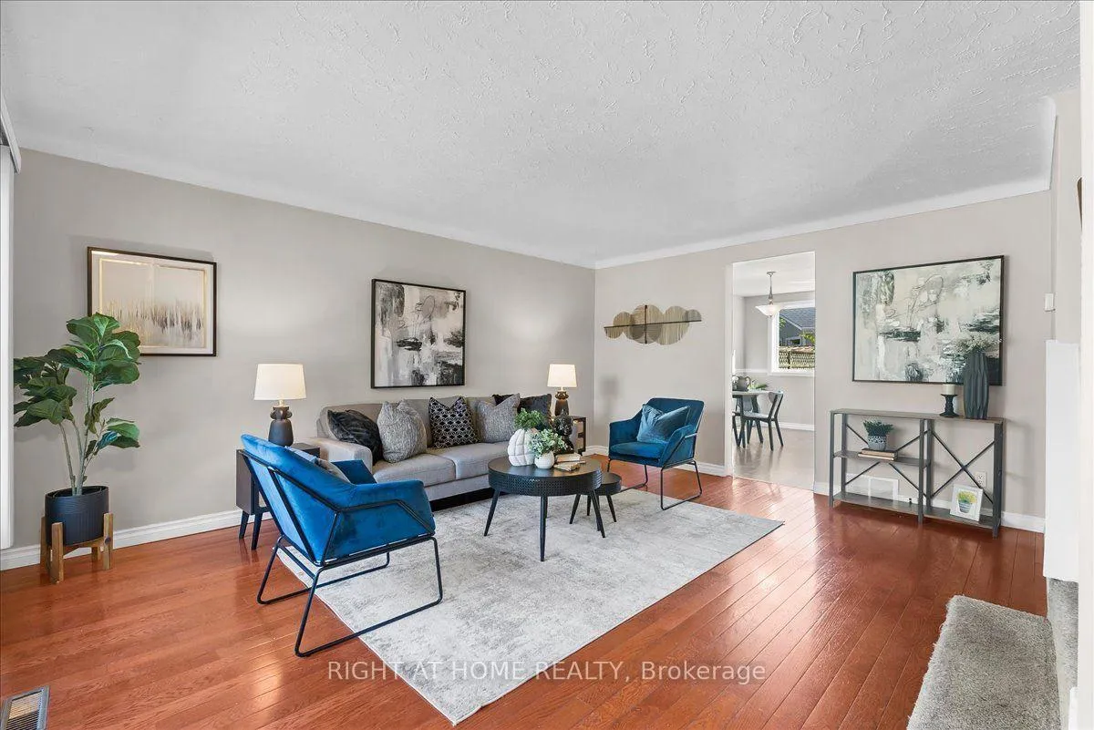 Photo 3 of 620 Carlton Street, St. Catharines, Carlton/Bunting — HOMEH