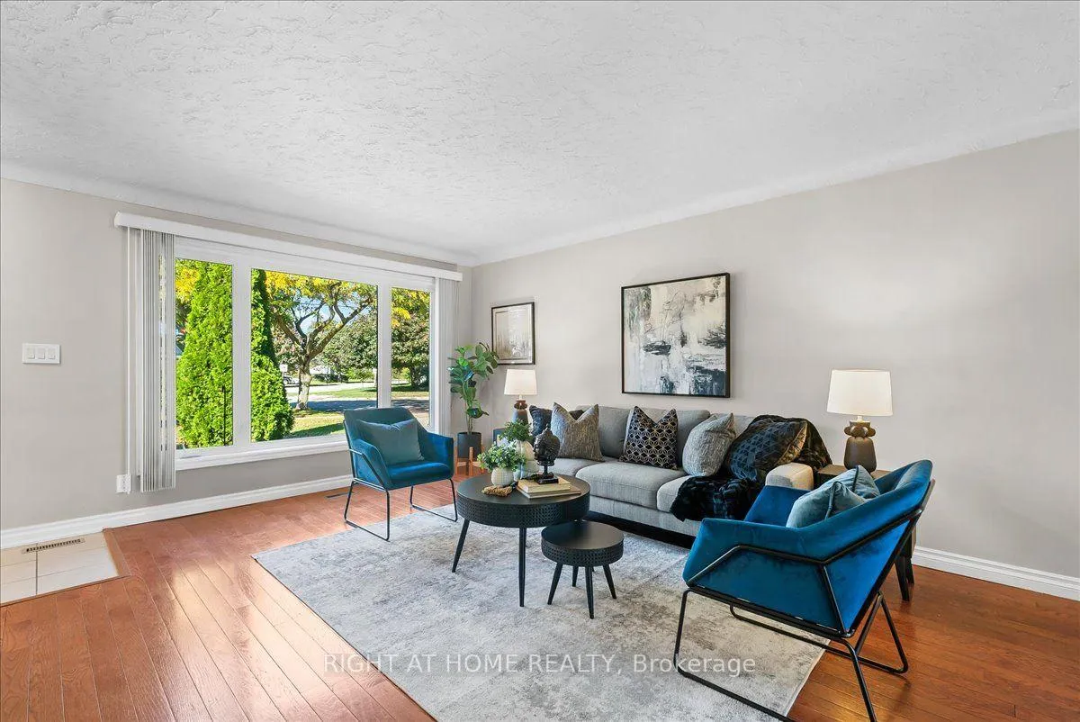 Photo 4 of 620 Carlton Street, St. Catharines, Carlton/Bunting — HOMEH