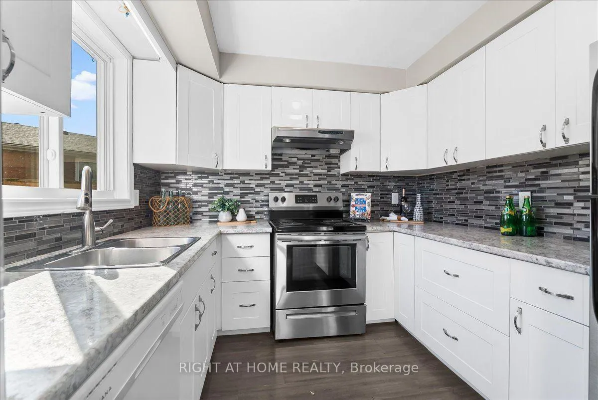 Photo 6 of 620 Carlton Street, St. Catharines, Carlton/Bunting — HOMEH