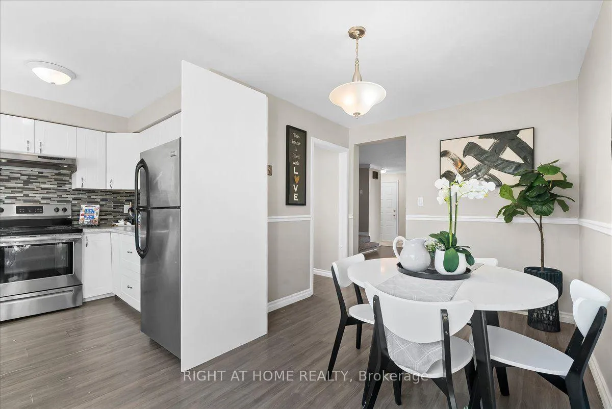 Photo 8 of 620 Carlton Street, St. Catharines, Carlton/Bunting — HOMEH