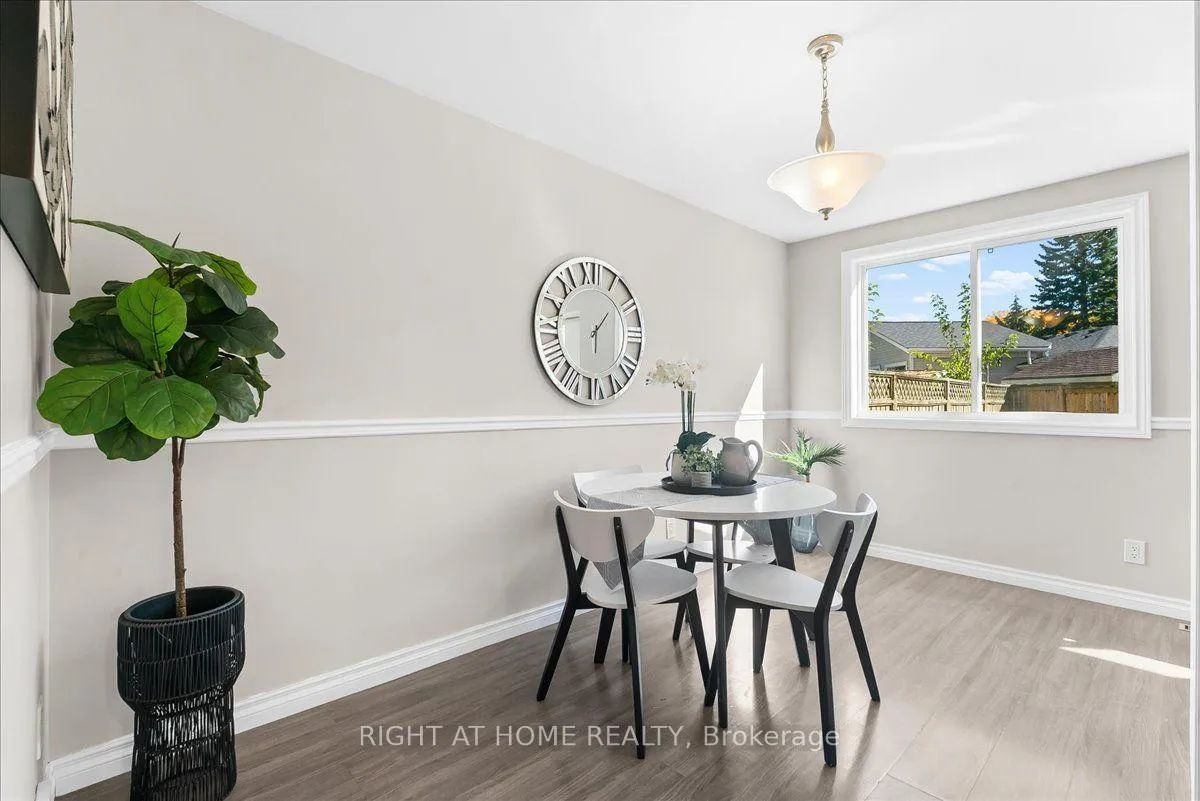 Photo 11 of 620 Carlton Street, St. Catharines, Carlton/Bunting — HOMEH