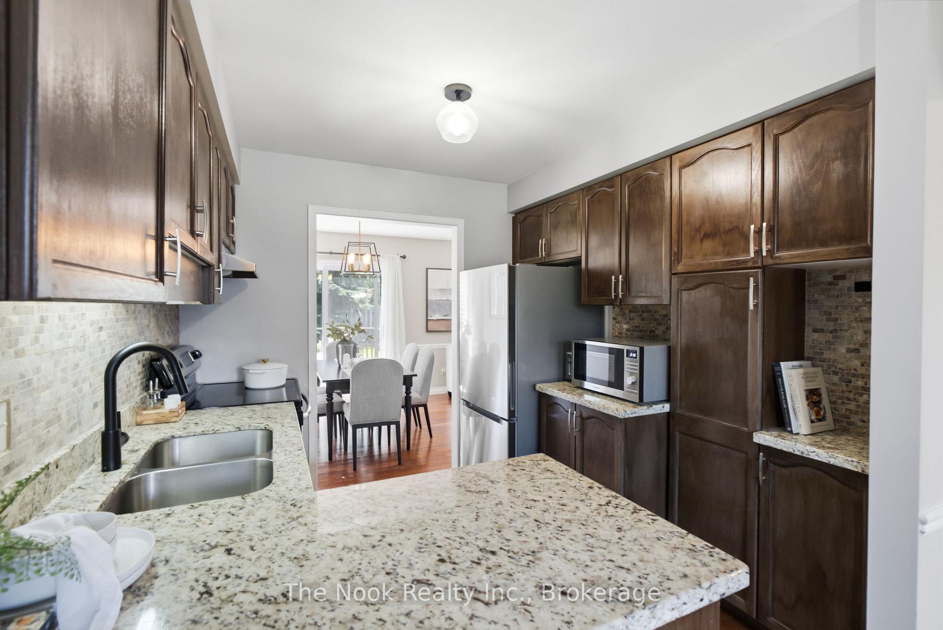 Photo 6 of 5 Fieldcrest Avenue, Clarington, Courtice — HOMEH