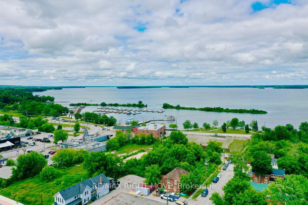 Photo 2 of Unit 403L, 21 Matchedash Street S, Orillia — HOMEH