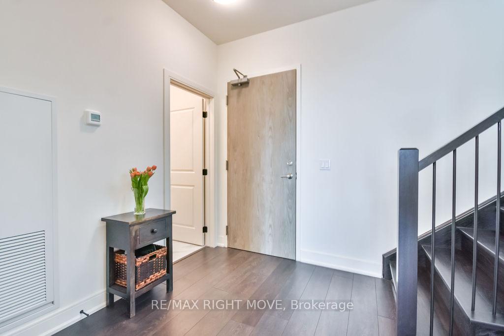 Photo 4 of Unit 403L, 21 Matchedash Street S, Orillia — HOMEH
