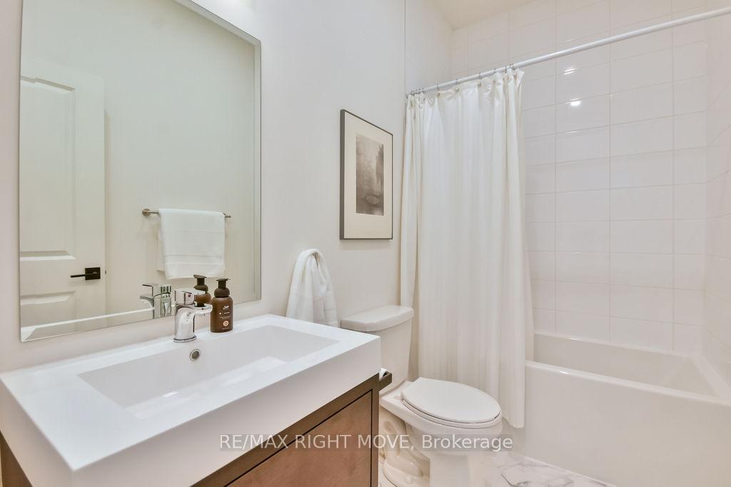 Photo 7 of Unit 403L, 21 Matchedash Street S, Orillia — HOMEH