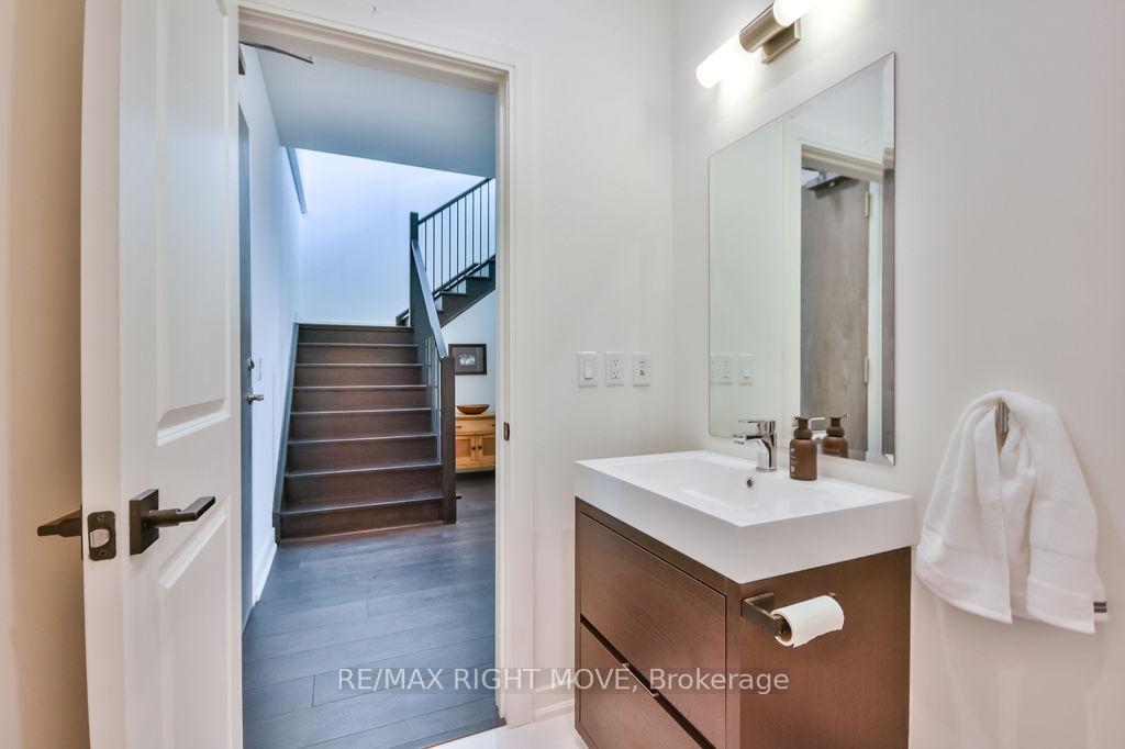 Photo 8 of Unit 403L, 21 Matchedash Street S, Orillia — HOMEH
