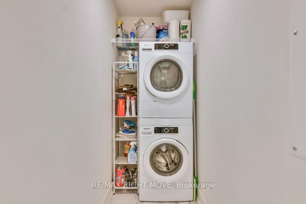 Photo 16 of Unit 403L, 21 Matchedash Street S, Orillia — HOMEH