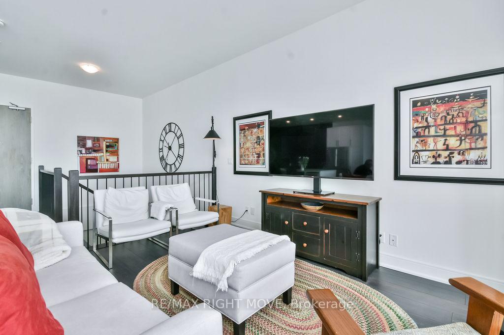 Photo 18 of Unit 403L, 21 Matchedash Street S, Orillia — HOMEH