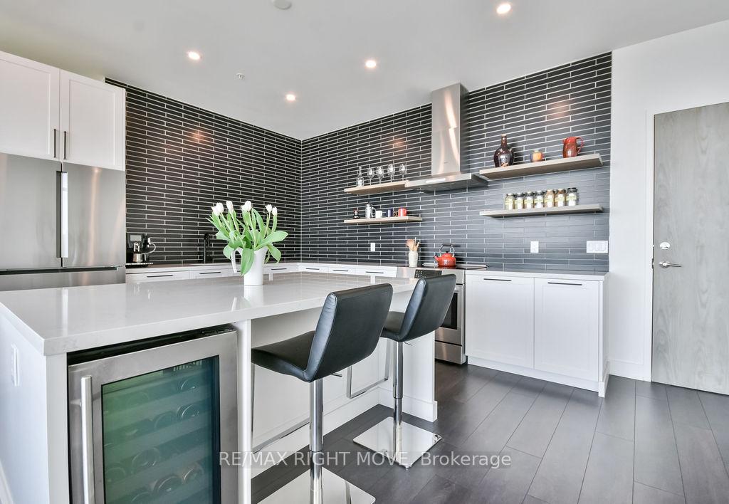 Photo 20 of Unit 403L, 21 Matchedash Street S, Orillia — HOMEH