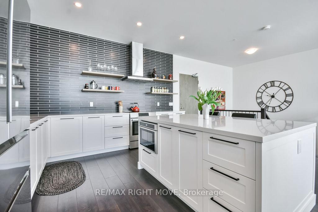 Photo 22 of Unit 403L, 21 Matchedash Street S, Orillia — HOMEH