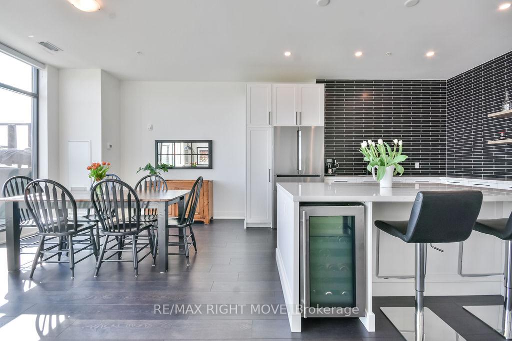 Photo 32 of Unit 403L, 21 Matchedash Street S, Orillia — HOMEH