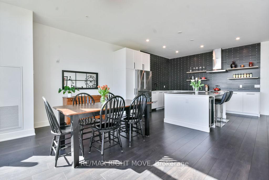Photo 33 of Unit 403L, 21 Matchedash Street S, Orillia — HOMEH
