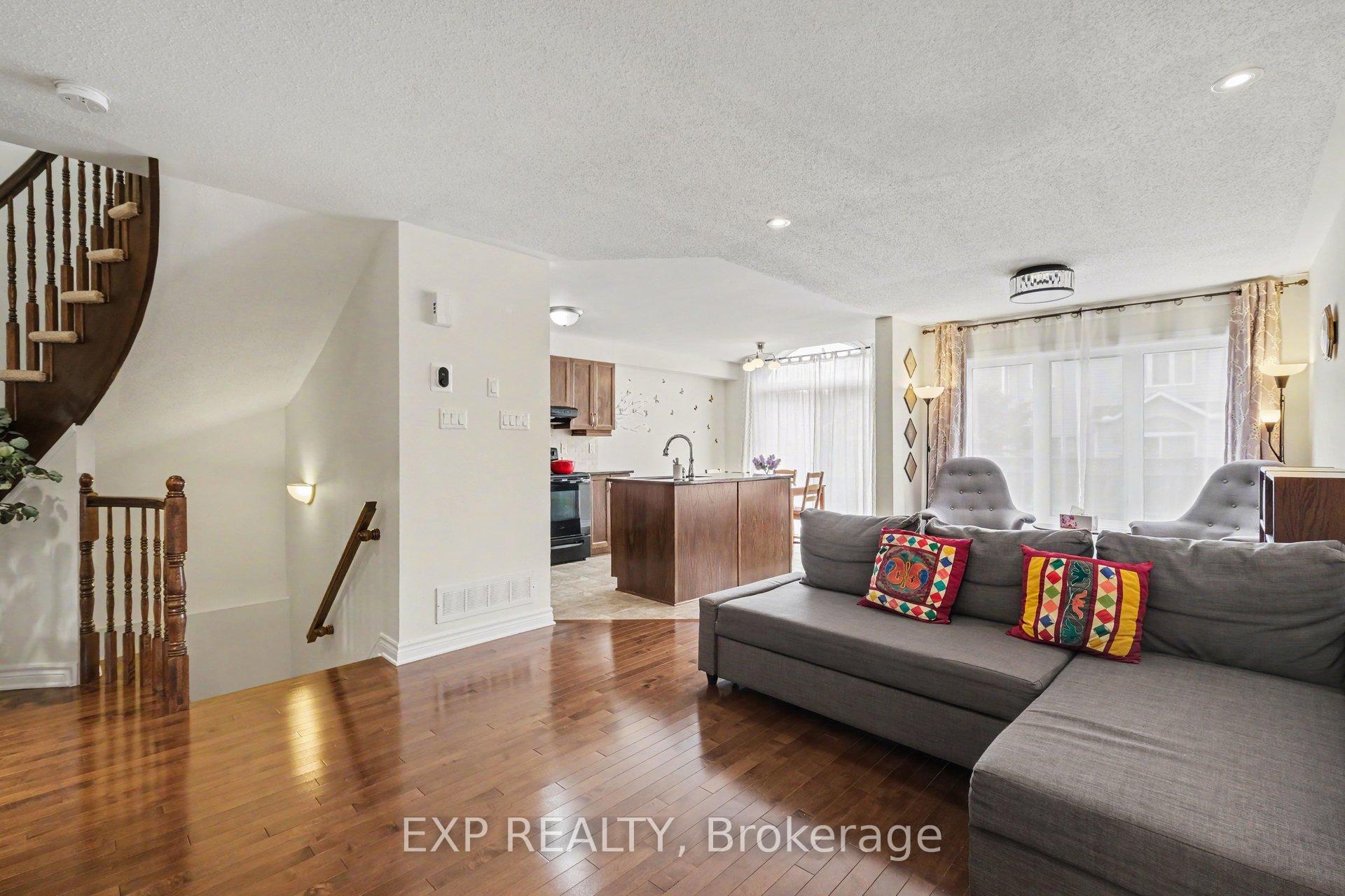 Photo 6 of 267 Garrity Crescent, Ottawa, Barrhaven - Strandherd — HOMEH