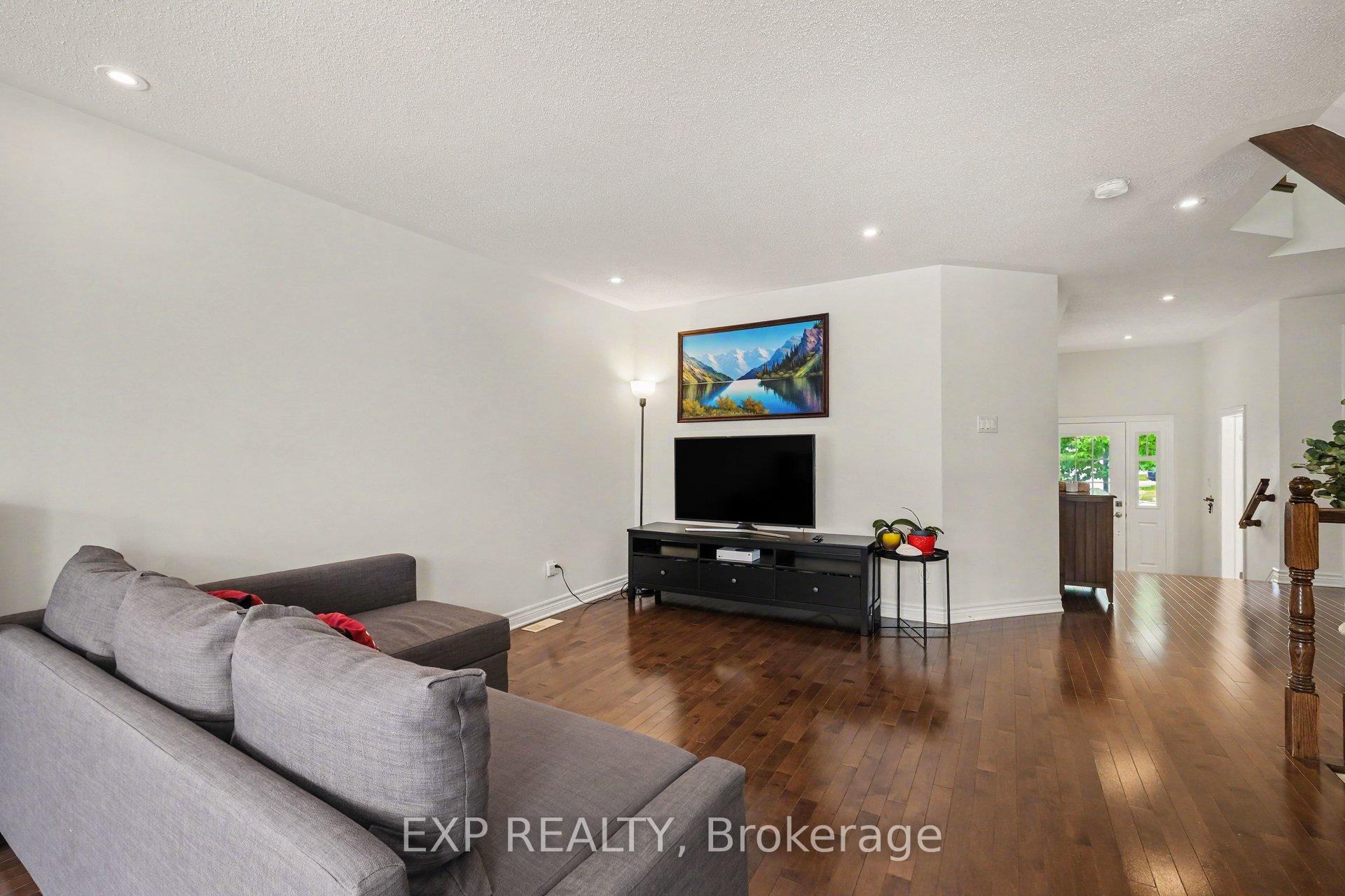 Photo 8 of 267 Garrity Crescent, Ottawa, Barrhaven - Strandherd — HOMEH