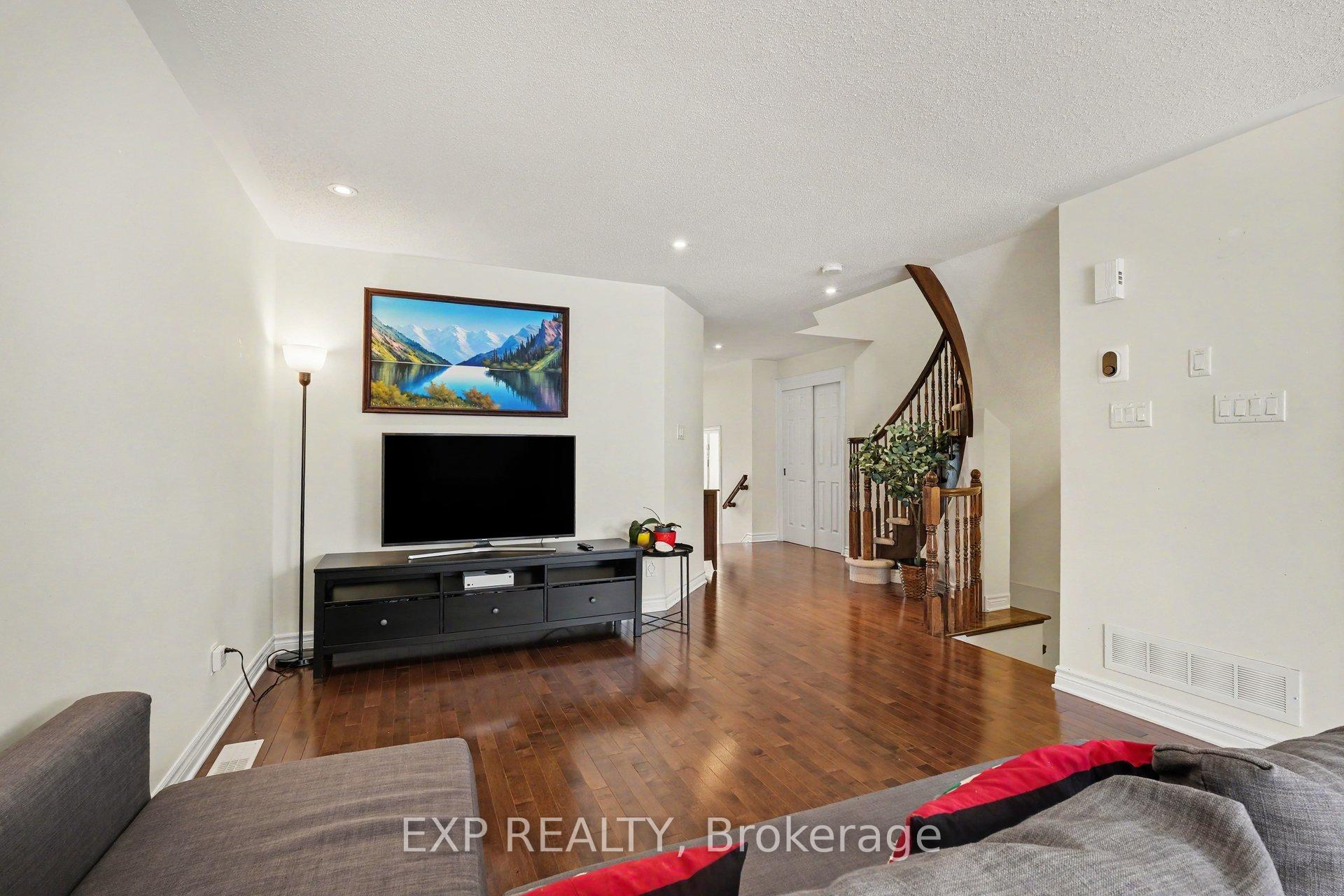 Photo 9 of 267 Garrity Crescent, Ottawa, Barrhaven - Strandherd — HOMEH